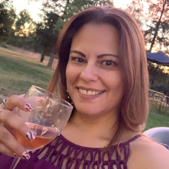 Meet your Posher, Amanda - Picture 1 of 1